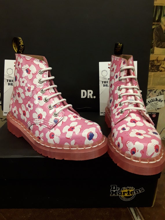 Dr Martens Pink and Red Pansy Fayre 6 hole boots … - image 8