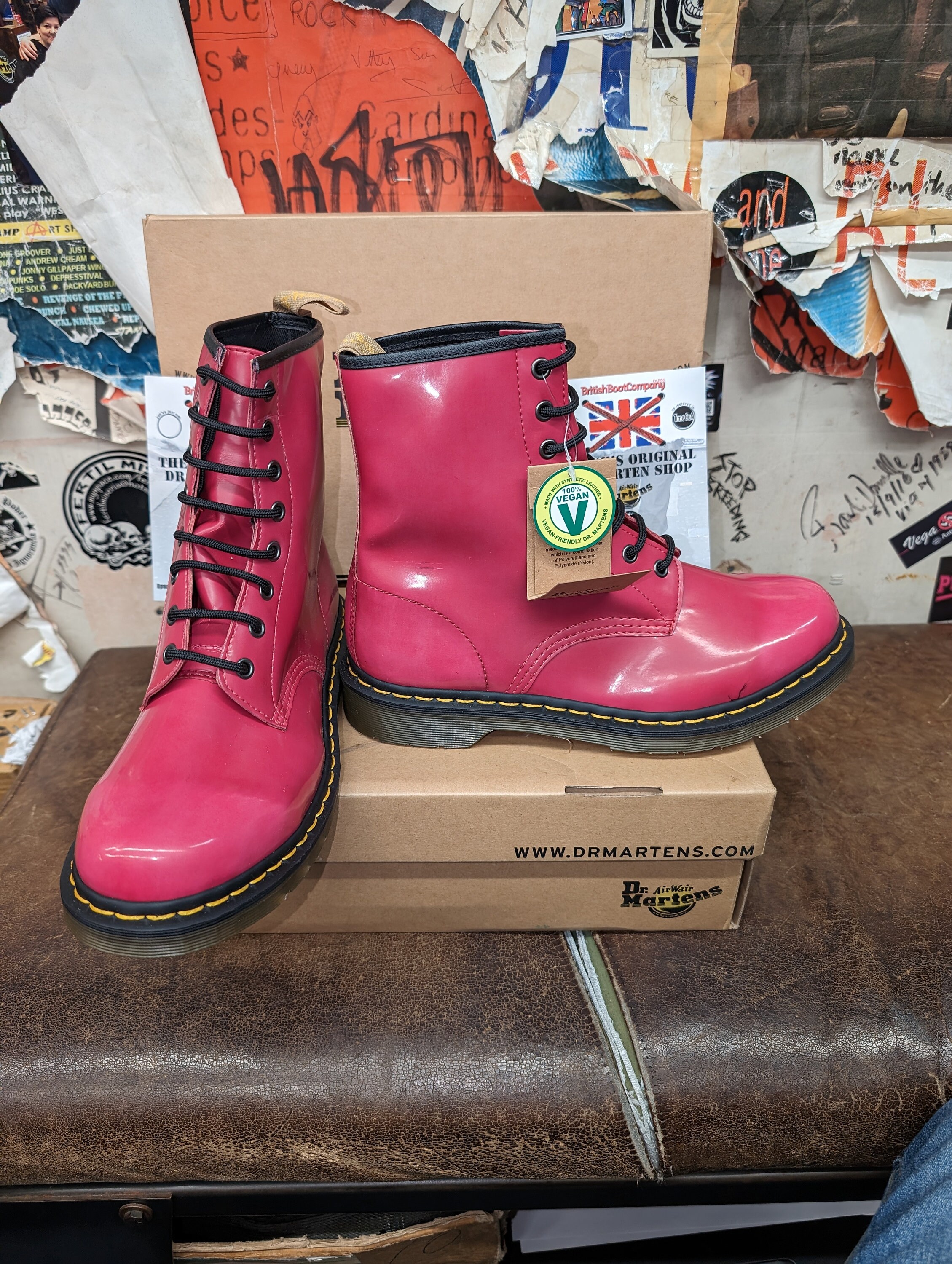 Dr. Martens ピンク 箱付き 26.5 Amazon | [ドクターマーチン] 27749682 1460 CORE 8ホール