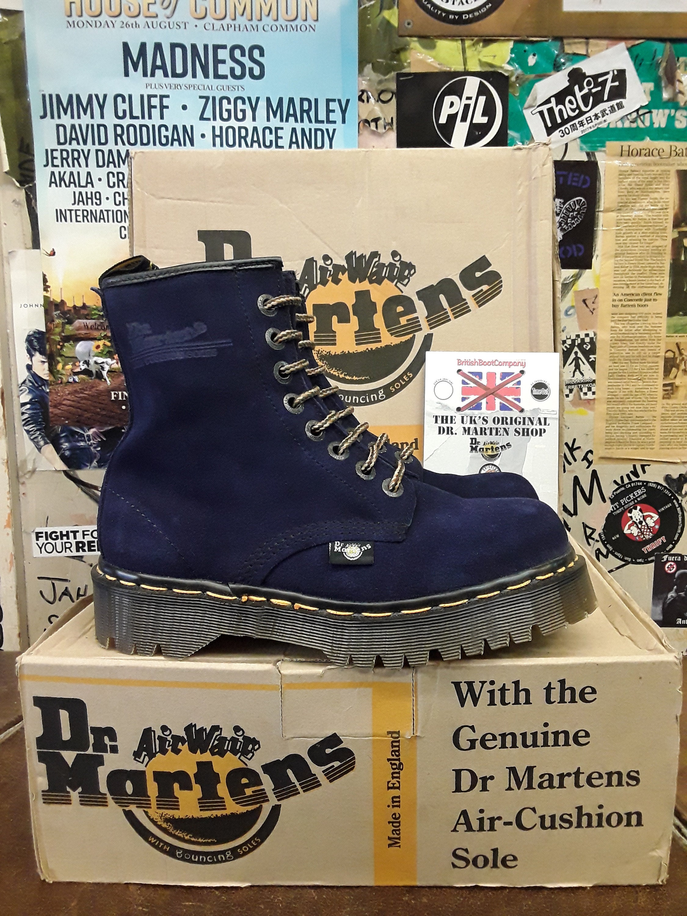 Dr Martens Hecho en Inglaterra Ante de terciopelo azul Suela Bex de 8 agujeros Varios tamanos disponibles Etsy Mexico