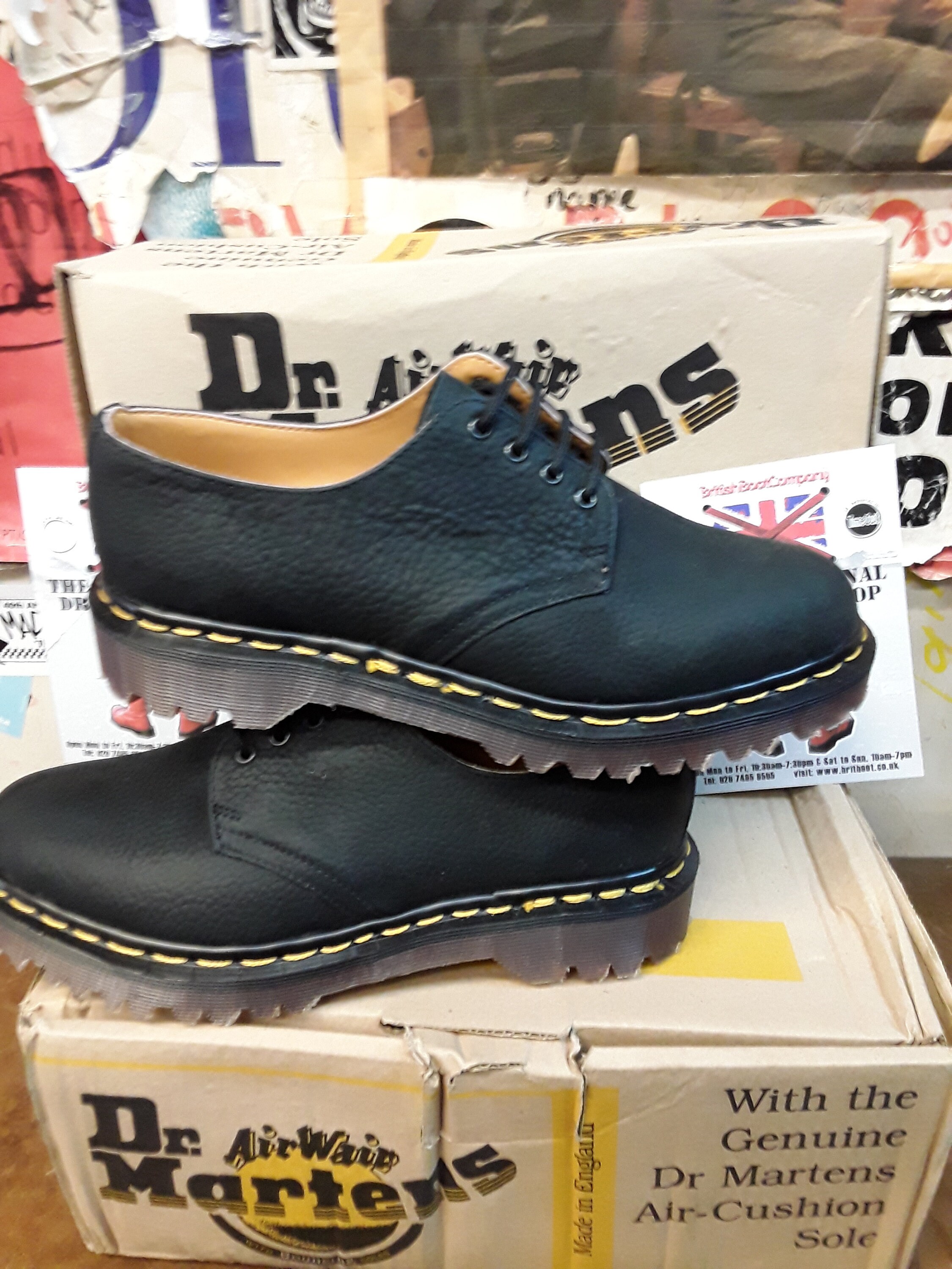 【国内未入荷品】Dr.Martens sun moon&star Tredair Tredair 8 Hole Made in England Sun,Moon and Stars Size 9 & 10