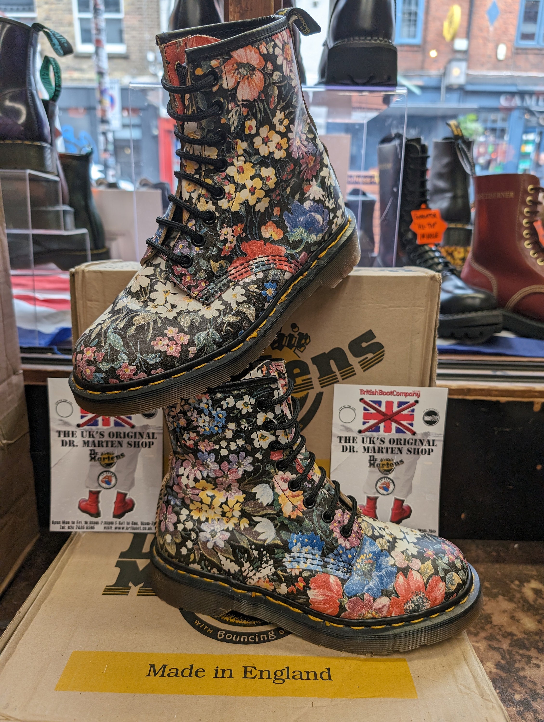 Dr Martens Mafe in England 1460 Bouquet Noir Size 5 - Etsy