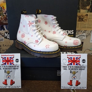 Dr Martens Snowflake, Size UK 3-5, Womens Ankle Boots, White and Red Snowflake 6 Hole. 8175