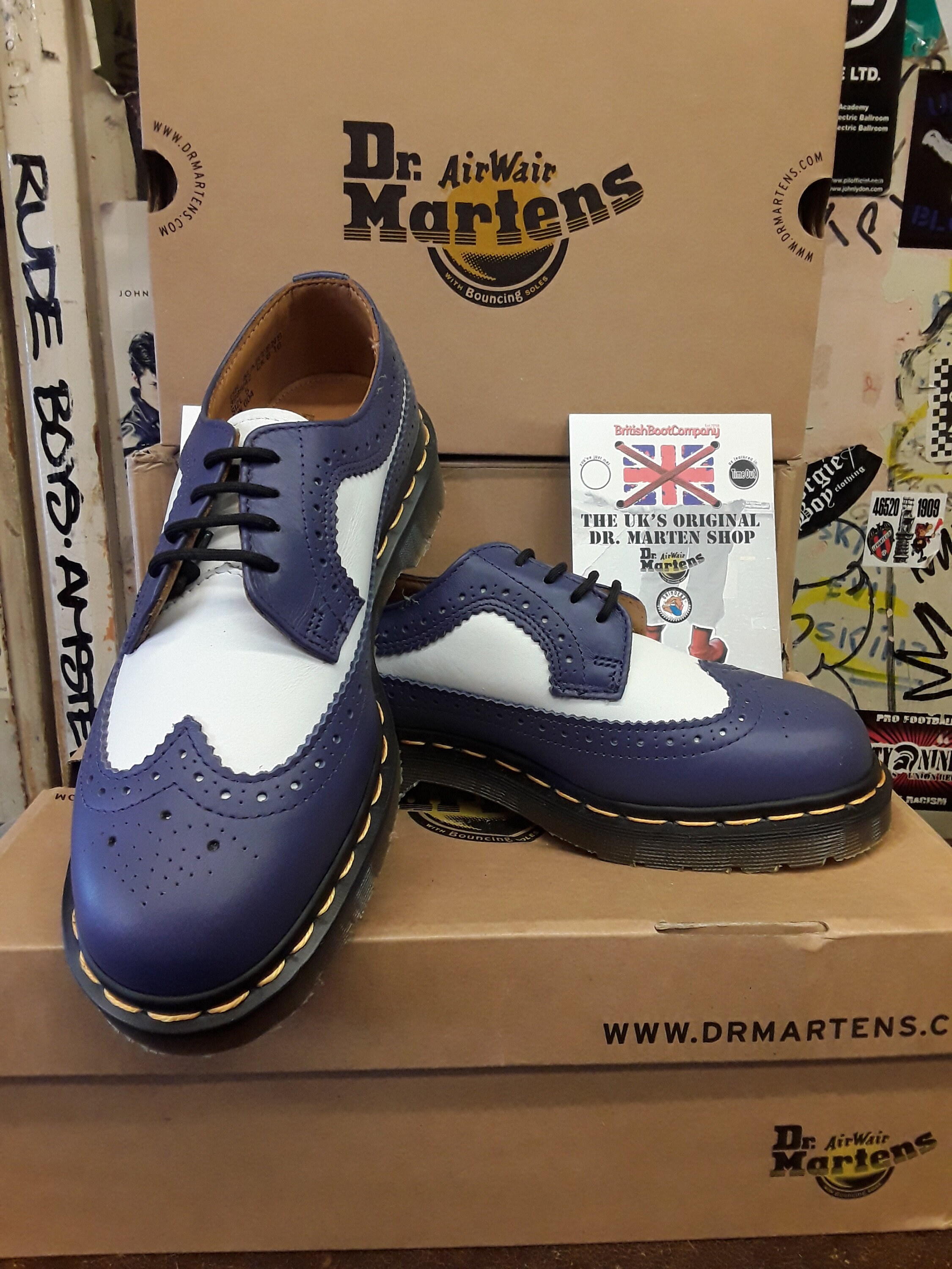 VINT? DR MARTENS ?LEATHER BROGUE ? US L 9/M 7 ? HTF ? Navy & White ? 3989 Bex Smooth Leather Brogue Shoes in Black | Dr. Martens main image 4
