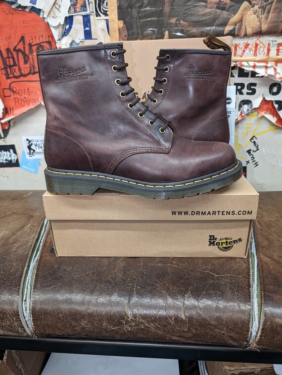 Dr martens marrones jazmin 2025