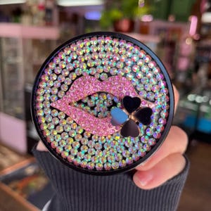 Bling Kiss Herb Grinder