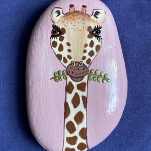 Giraffe Painted Rock, Animal Painted Stone, Giraffes Paperweights, Home Decor and Gifts