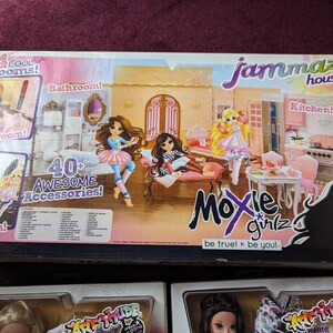 Moxie Girls Jammaz House With Avery & Lexa Dolls - Etsy