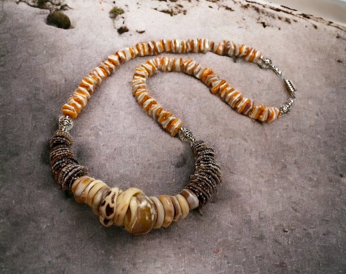 Featured listing image: Hawaiian Puka Shells Spiny Oyster Opihi Necklace