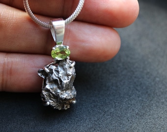 | pendentif météorite et péridot 925 Argent sterling