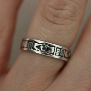 Claddagh Design Band  925 Sterling Silver