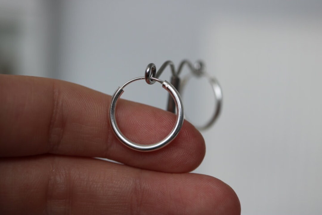 ◆STONEHENgE◆ Silver Ring Earrings SC1022 Amazon.com: Ana Luisa Twisted Huggie Hoop Silver Earrings