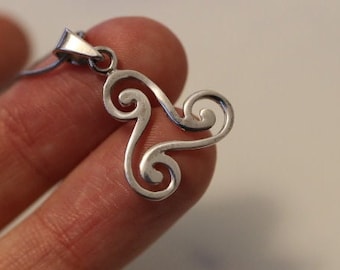 Colgante Triskelion / 925 Plata de Ley / Diseño Celta