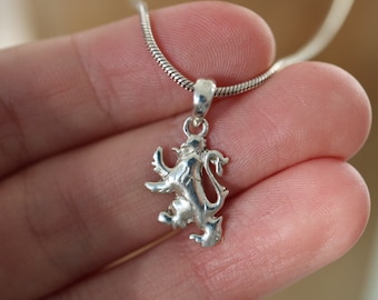 Ciondolo leone araldico in argento sterling • Collana scudo rampante