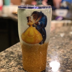 Personalisierte Disney Prinzessin Belle Schönheit und das Biest 20 oder 30 Unze Glitter Tumbler Bild 1