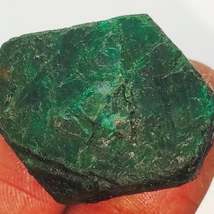 Natürlicher Corund Saphir Grüner Roher Loser Edelstein Grüner Saphir Corundum Rohedelstein K22-5