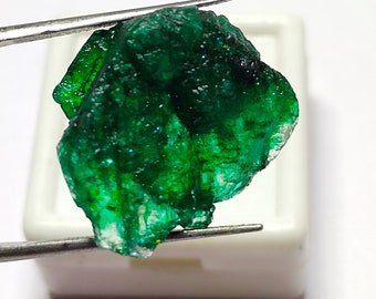Natural Green Emerald: Zambia Rough Loose Gemstone J17-2
