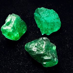 Natural Green Emerald Zambia Rough Loose Gemstone Lot Genuine Green Emerald Zambian Rough Gemstone 3 Pcs Lot L33-4