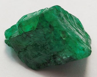 Natural Green Emerald: Natural Zambia Rough Loose Gemstone T44-4