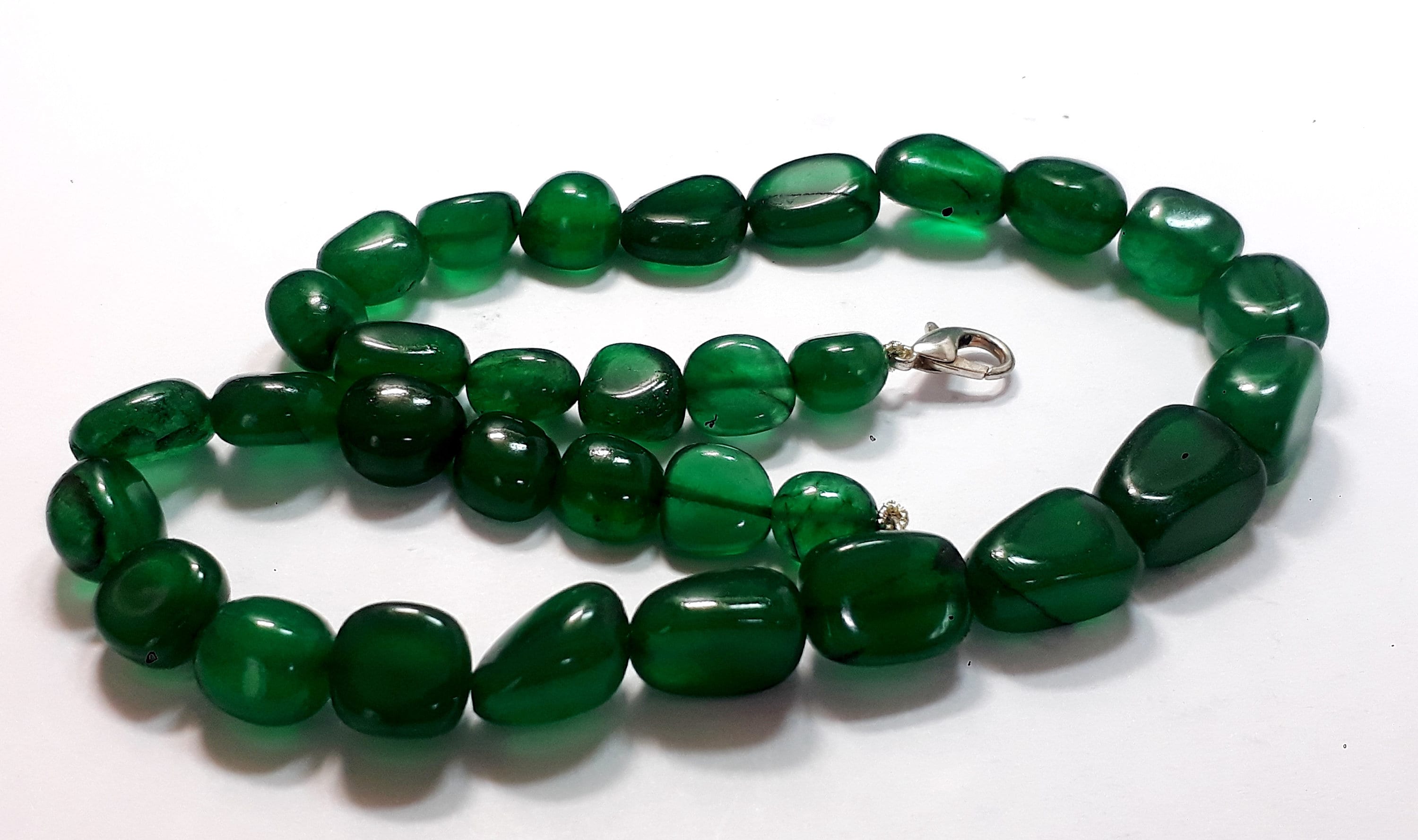 Details about 425 Cts Natural Zambian Green Emerald Naggat Plan Cabochon Gemstone Necklace Details about 425 Cts Natural Zambian Green Emerald Naggat Plan Cabochon Gemstone Necklace