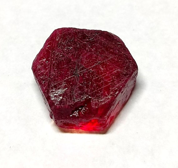 Rough-cut Dyed Red Corundum Ring Gold Plate Rough-cut Dyed Red Corundum Ring Gold Plate