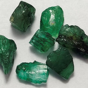 Natural Zambian Emerald Green Rough Loose Gemstone Lot Genuine Emerald Zambia Rough Gemstone R44-4