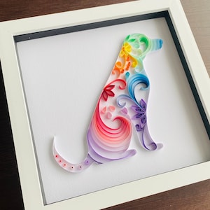 Art de quilling de chien arc-en-ciel dans un cadre blanc - nouvelle décoration de chambre de bébé et cadeau pour amoureux des chiens