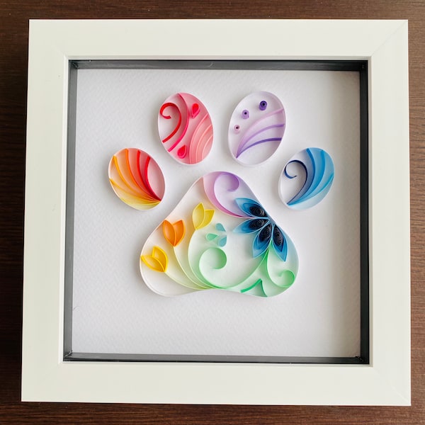 Impression de pattes arc-en-ciel quilling art