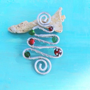 Christmas Tree Brooch, Christmas Brooch, Swirly Christmas Tree Pin, Wire Wrapped Jewelry, Christmas Gift, Teacher Gift