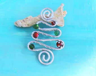 Christmas Tree Brooch, Christmas Brooch, Swirly Christmas Tree Pin, Wire Wrapped Jewelry, Christmas Gift, Teacher Gift