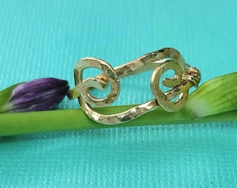 Gold Wave Ring, Swirl Ring, Handcrafted Rings, Hammered Jewelry, Rings for Women, Unique Rings, Presence Jewelry, Summer Rings, Artisan Ring
