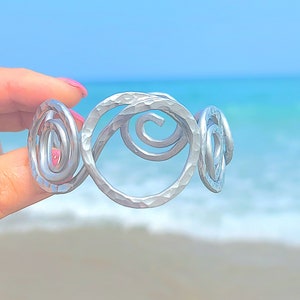 Sun Waves Bracelet, Boho Cuff Bracelet, Aluminum Bracelet, Hammered Jewelry, Handmade Bracelets, Presence Jewelry, Unique Jewelry