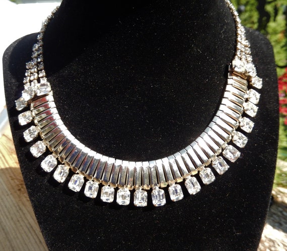 Dramatic Vintage Goldtone Cleopatra Rhinestone Ch… - image 3