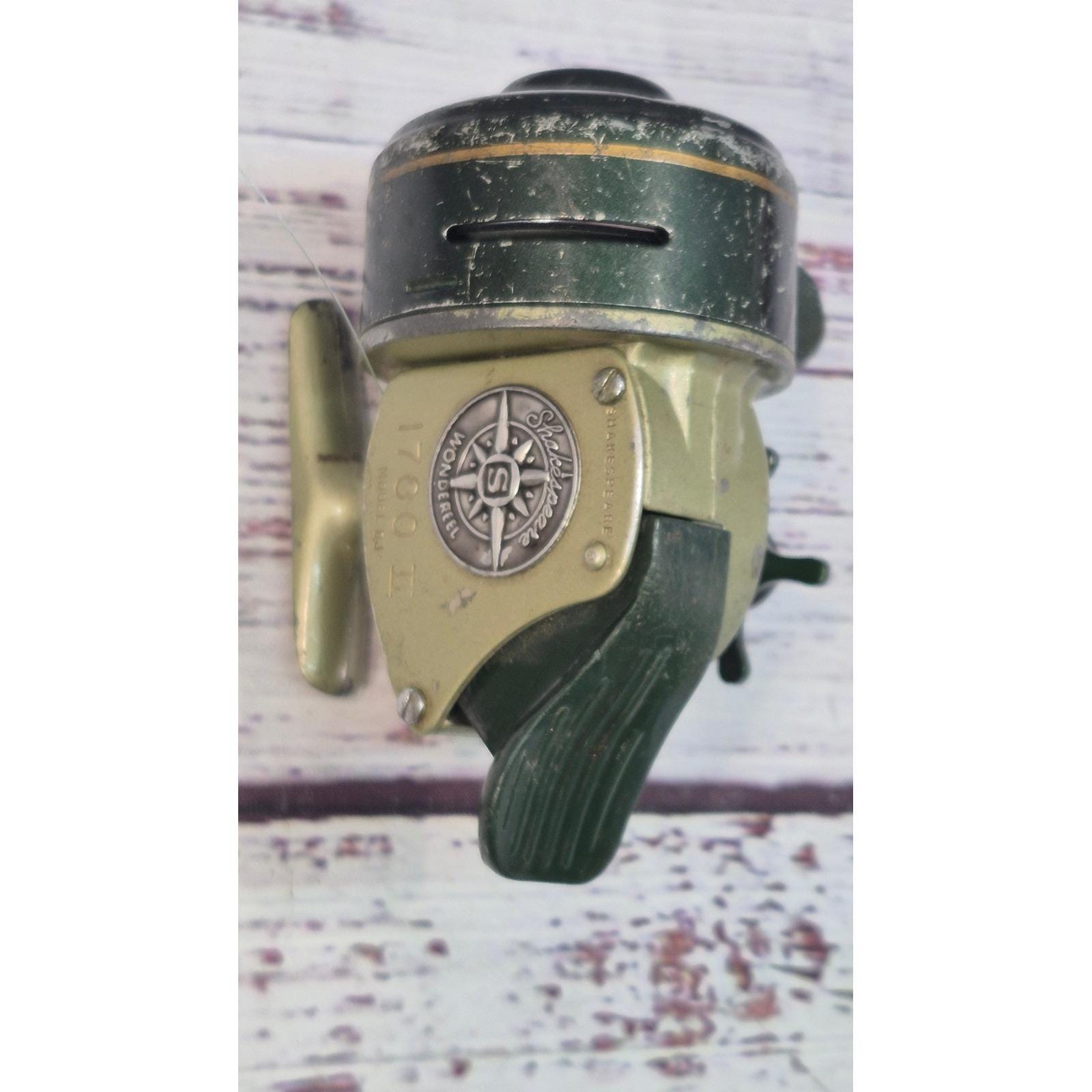Shakespeare Wondereel 1700 II Spincast Fishing Reel Vintage Green
