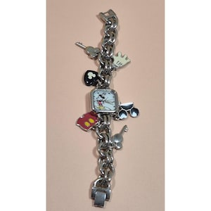 Montre-bracelet à breloques Disney Mickey Mouse argentée, cadran carré (craquelé) image 1