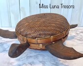 Wicker animal planter with lid, Vtg wicker turtle planter, Rattan animal planter, Wicker shelf planter, Woven turtle basket, Wicker planter