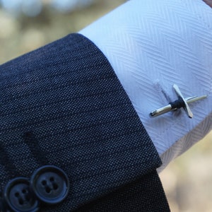 King&#39;s Broken Sword Cufflink