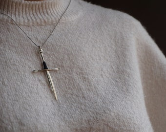 King&#39;s Broken Sword Necklace: Fantasy Fiction Jewelry