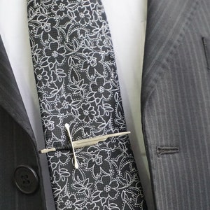 King's Broken Sword Tie Clip image 7