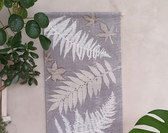 Colgante de pared / Decoración de pared / Estampado y teñido natural / Hojas de cuerno de ciervo, helechos y nueces / pieza única
