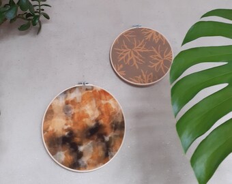 Cuadro redondo / Arte mural / Aro bordado / Estampado piel de cebolla natural / pieza única