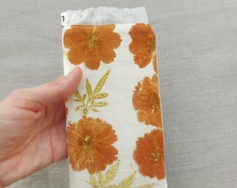 Estuche para gafas con estampado natural / flores cosmos