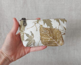 Monedero pequeño con cierre de cremallera, estampado ecológico y de plantas