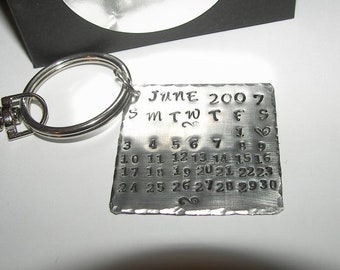 Personalized Calendar date keychain, personalized keychain gifts for him or her, personalized jewelry and gifts