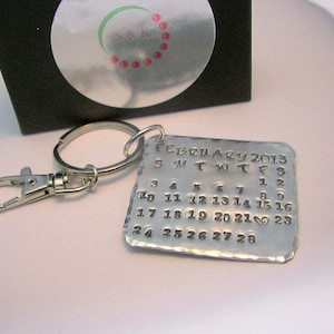 Personalized Custom stamped calender date keychain , personalized hand stamped wedding date keychain, custom wedding or anniversary gift