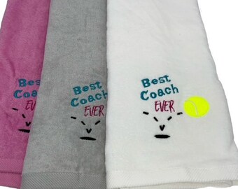 Cadeaus tenniscoach, beste tennishanddoeken, cadeau-ideeën beste tenniscoach, pluche handdoeken 16 x 26, keuze uit wit, roze of grijs, geborduurd