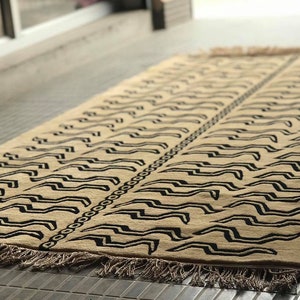 Alfombra tibetana de rayas de tigre anudada a mano - Rectangular - Lana - 90 x 180 cm - Hecha a mano en Nepal - Beige