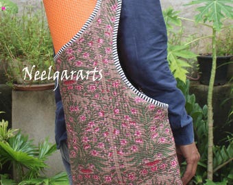 Bolsa para esterilla de yoga acolchada con estampado floral rosa: bolso de gimnasio de algodón hecho a mano en la India.
