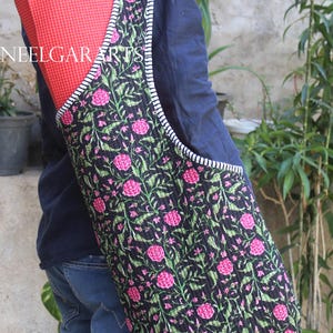 Gesteppte Yogamatte Tasche Indische handgemachte Yogamatte Einkaufstasche Rosa Blumen gedruckt Sporttasche mit großer Reißverschluss-Taschen-Beutel