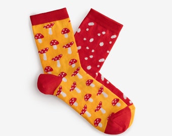 Calcetines Amanita / Hongos Calcetines coloridos para hombre y mujer / Regalo para él y ella / Diseño divertido
