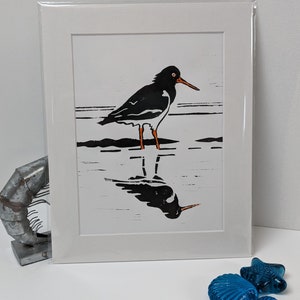 Mounted Oyster Catcher Print: Hand-Printed Linocut Seascape (10x8&quot; Frame)